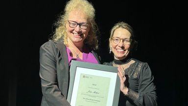 Mme Julie Méthot et Mme Chantale Simard