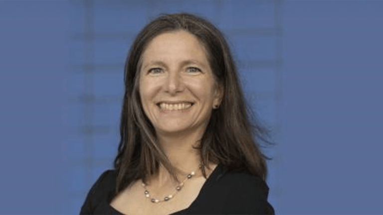 Professeure Caroline Sirois