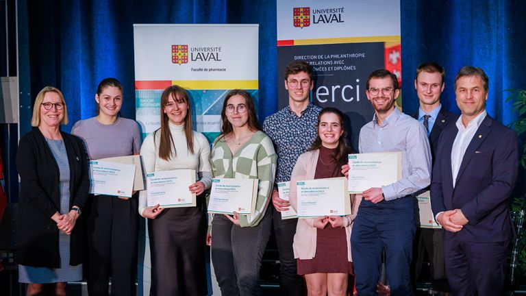 Groupe d'étudiants méritants