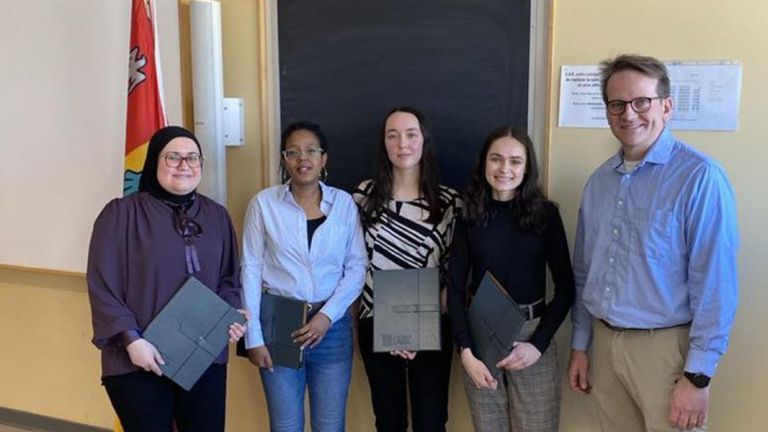 Jihane El Mourad, Anisia Da Costa Silva, Audrey Turmel, Clémence Desjardins et Benoît Drolet