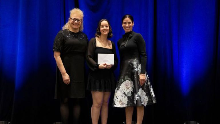 Mme Julie Méthot, Mme Geneviève Vachon et Mme Julie Racicot