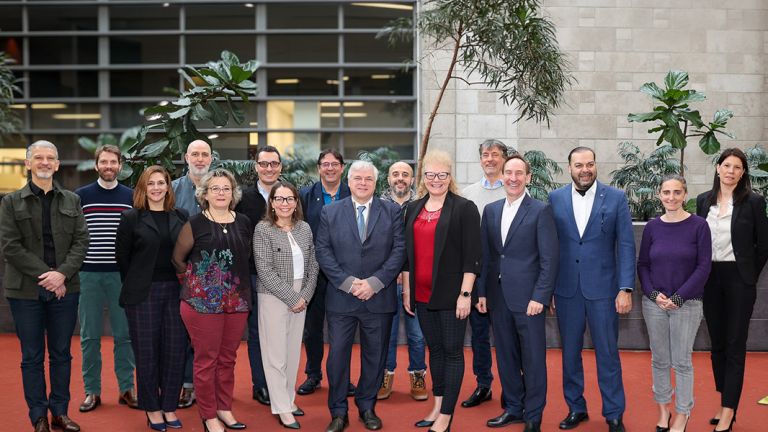 Groupe de personne de l'Université Laval et Université de Grenoble Alpes